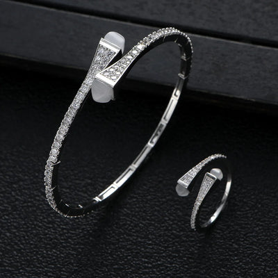 New jerseis Women's Fashion 2 Pcs Bracelet & Ring Set مجموعات المجوهرات Resin Simple Design Gold Open Cuff Bangle Jewelry Set